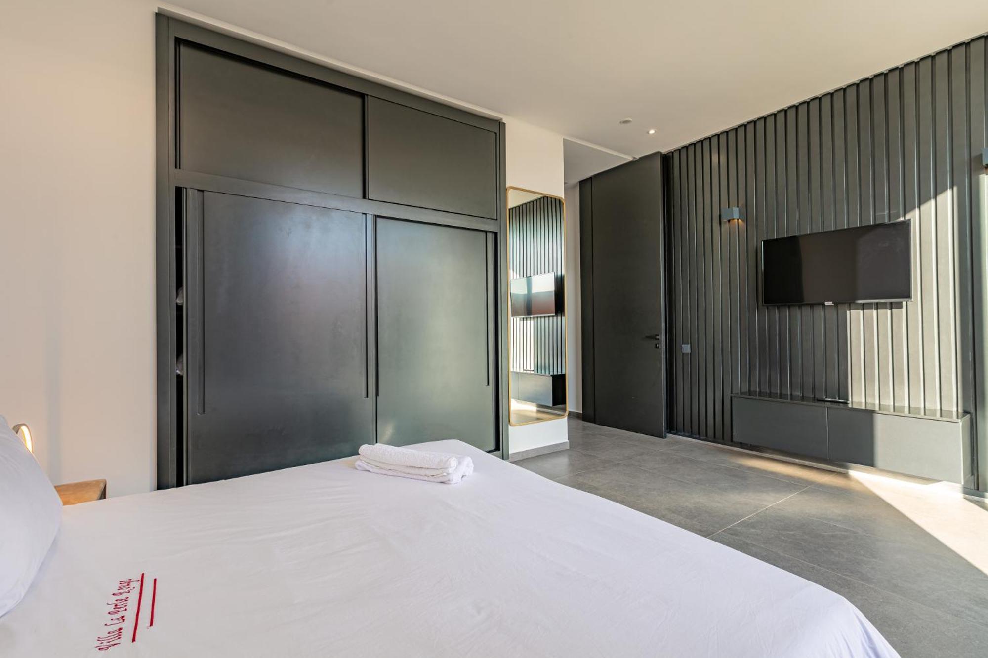 New, La Perle Rouge, Piscine Chauffée, Personels Villa *