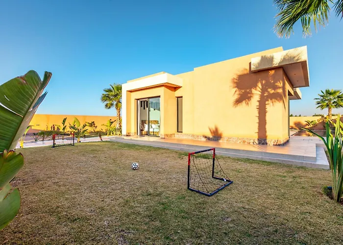 Villa Perle Rouge, Piscine , Cuisiniere, Billard, Playstation5