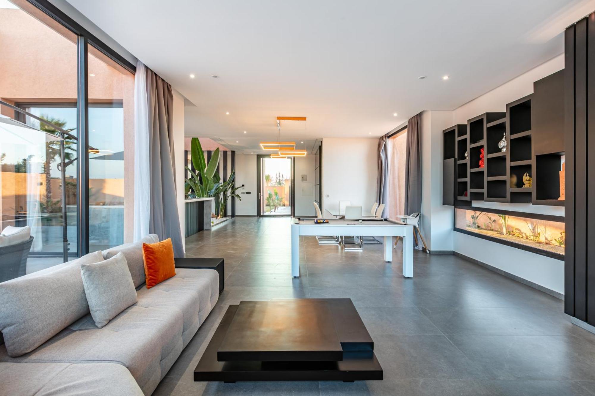 Perle Rouge, Piscine , Cuisiniere, Billard, Playstation5