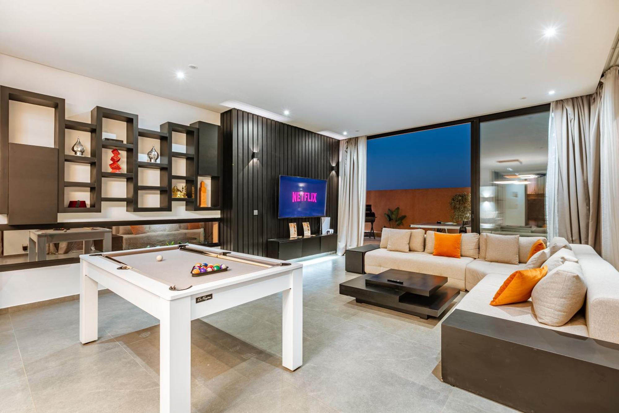 Villa Perle Rouge, Piscine , Cuisiniere, Billard, Playstation5
